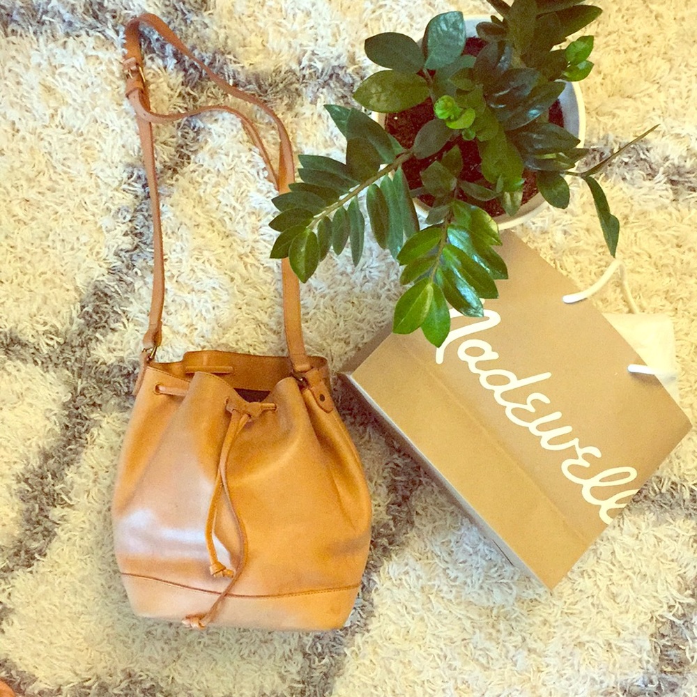 Adjustable Madewell Leather purse 👜